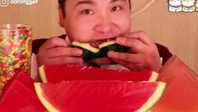 网红吃瓜表情图片可爱