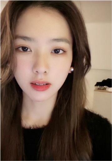 快手女网红吃瓜