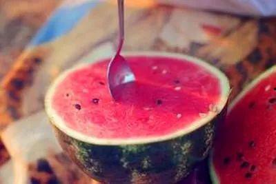 国产吃瓜网红黑料19禁,黑料19禁背后的真相